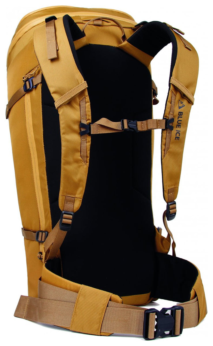 Chiru 32L functional classic mountaineering pack by Blue Ice